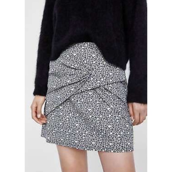 Zara Dresses & Skirts - Zara Leopard Print Twist Front Mini Skirt L